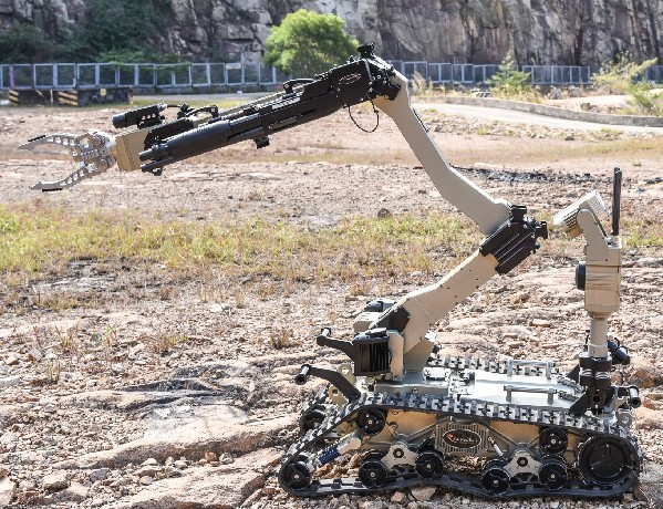 小型机器人：排爆探险 哪里危险去哪里？