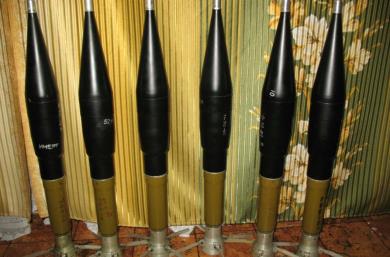 破甲弹的破甲威力一般约为5~8倍的装药口径,现代大威力破甲战斗部的
