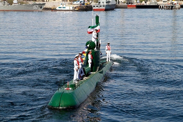 伊朗大军演第3天：潜艇首次水下发射巡航导弹