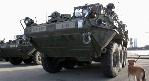 美军将为史崔克装甲车配激光武器 俄专家：多余