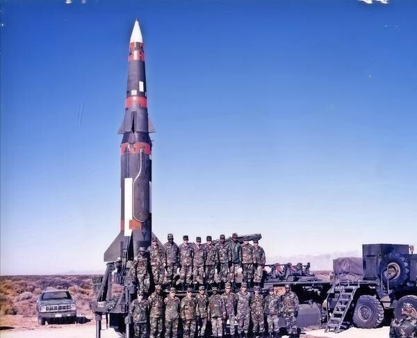 美国“潘兴”2中程弹道导弹
