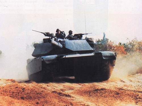 图注：装有贫铀装甲的M1A1坦克