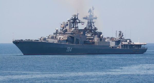 俄罗斯太平洋舰队舰艇在日本海演练火炮射击