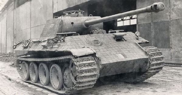 坦克之矛进化史之一：坦克诞生之初使用啥武器？