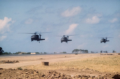 有了直升机 现代海军的两栖登陆作战如虎添翼