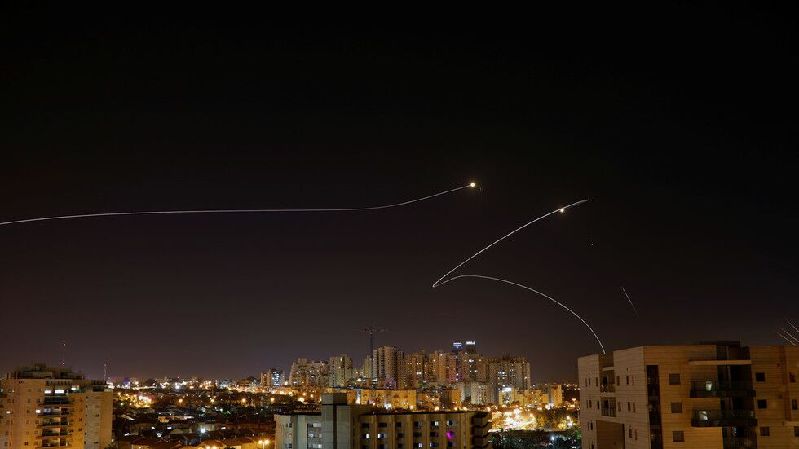 战火升级!250枚火箭弹飞向以色列 以军展开报复