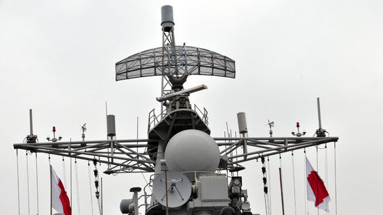 在军舰上有源相控阵雷达和无源相控雷达哪个厉害？