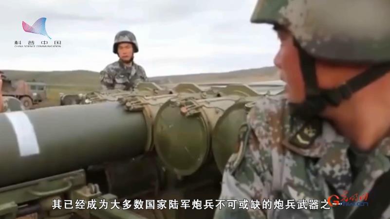 【军事科普VLOG】飒！中国女兵驾驭40吨远火战车