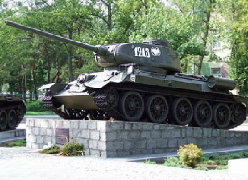 二战期间坦克为什么多用汽油机？