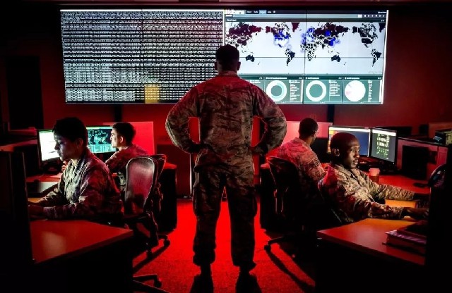 美国陆军在战场上如何获取信息优势？