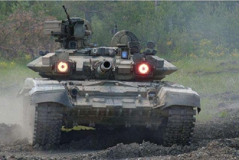 【聚焦俄乌冲突】T-90坦克被称为“大眼萌妹”有何特长？