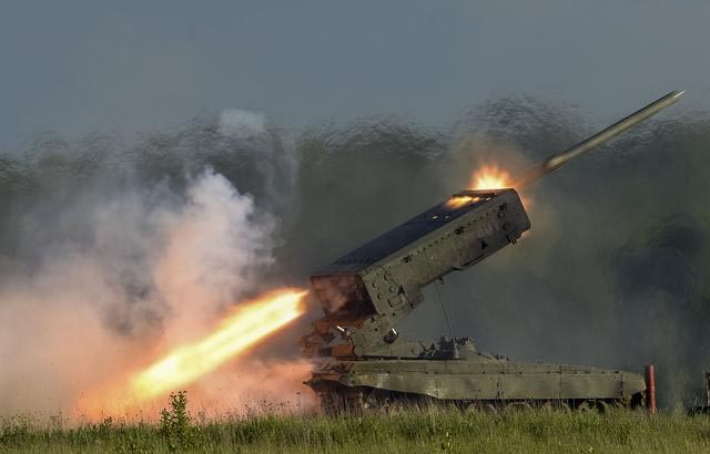俄军的TOS究竟是不是喷火坦克，是不是“战场屠夫”“最强非核武器”？