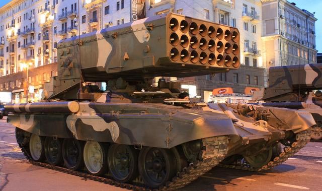 俄军的TOS究竟是不是喷火坦克，是不是“战场屠夫”“最强非核武器”？