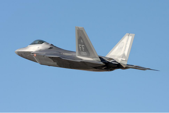 F-22“猛禽”，开辟新世纪的空战