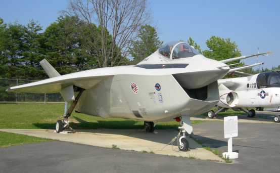 “闪电”变“肥电”，F-35为何还是如此受欢迎？