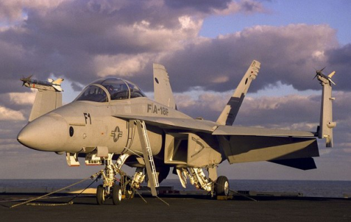 接替“熊猫”的“大黄蜂”，美国海军F/A-18战斗机