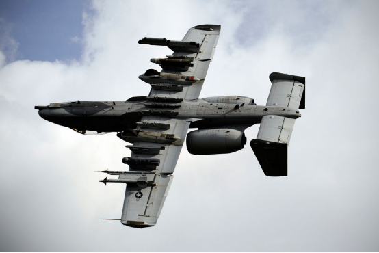 作为专职攻击机，A-10还适应现代战争吗？
