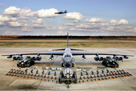 虽老，尚善饭——美国B-52战略轰炸机