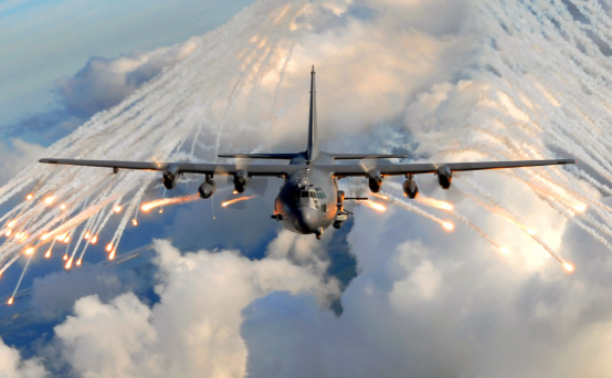 上世纪五十年代诞生，C-130“大力神”缘何经久不衰？