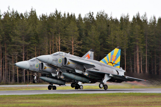 瑞典小钢炮——JAS-39“鹰狮”战斗机