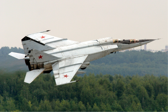 极其强悍的苏式战机，米格-31高空高速截击机
